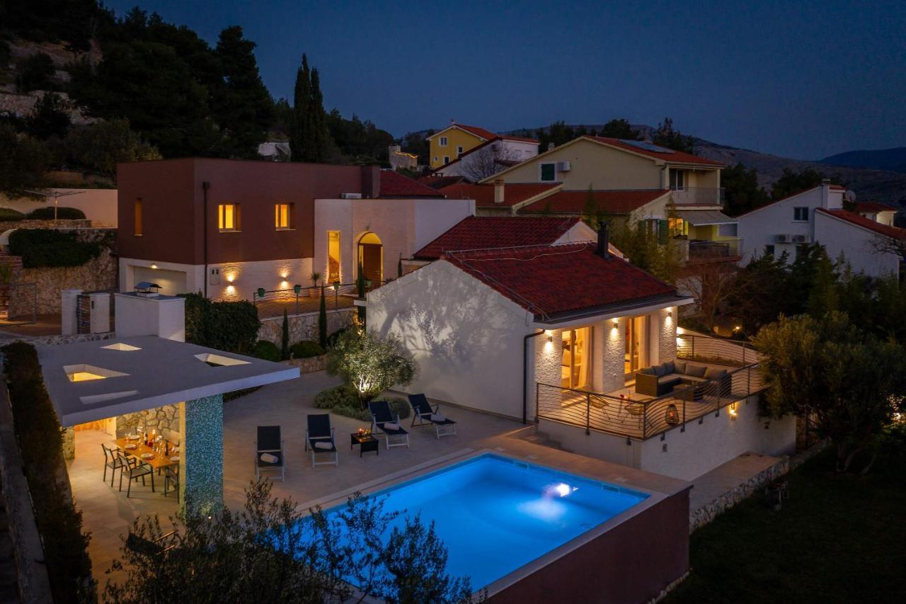 Villa Tela With Pool Zaboric Exterior photo